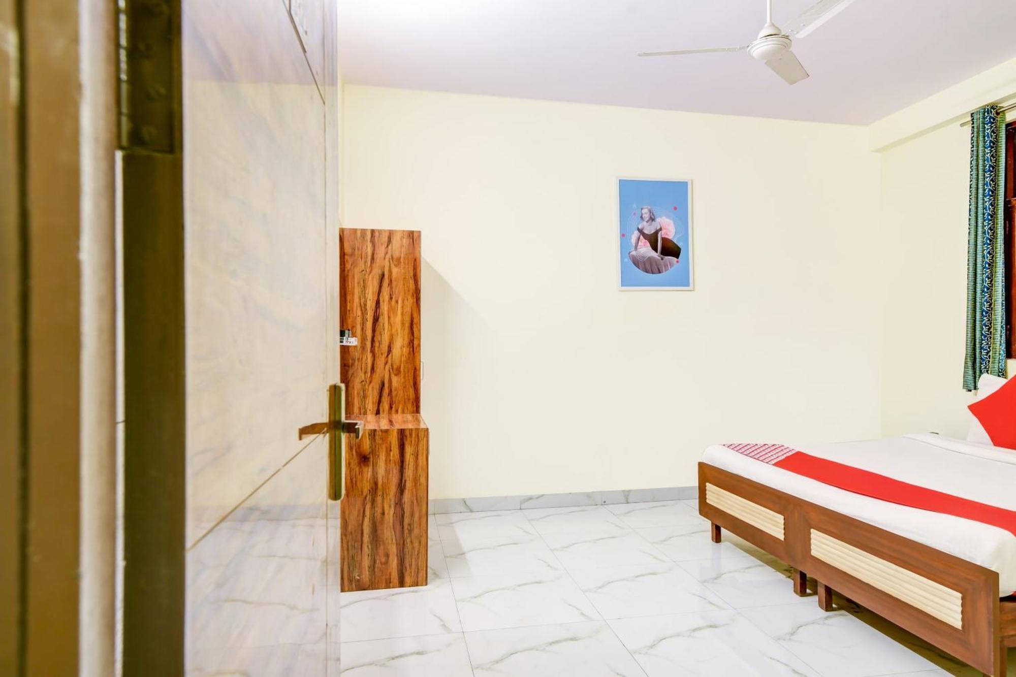 Hotel O 74192 Vishwakarma Palace Delhi Zewnętrze zdjęcie