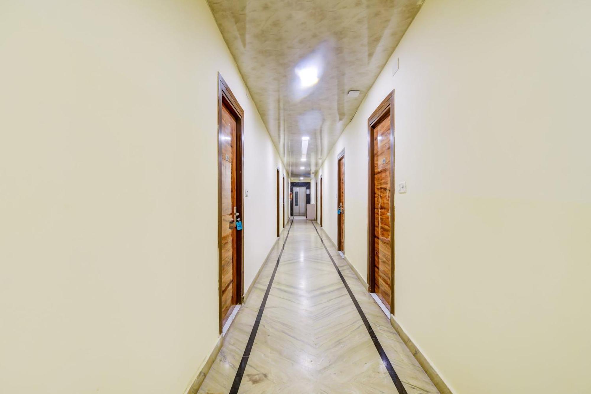 Hotel O 74192 Vishwakarma Palace Delhi Zewnętrze zdjęcie