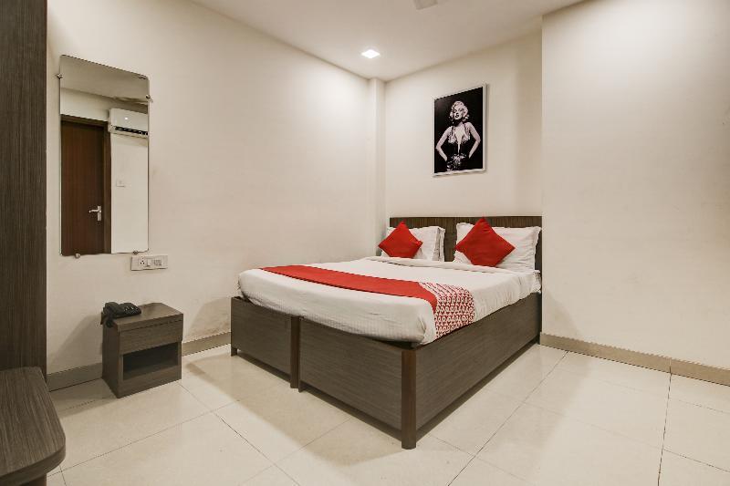 Hotel O 74192 Vishwakarma Palace Delhi Zewnętrze zdjęcie